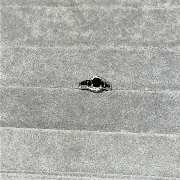 Elegant Black and Silver Ring Full of Bling 💍 Size 7 - Picture 2 of 11